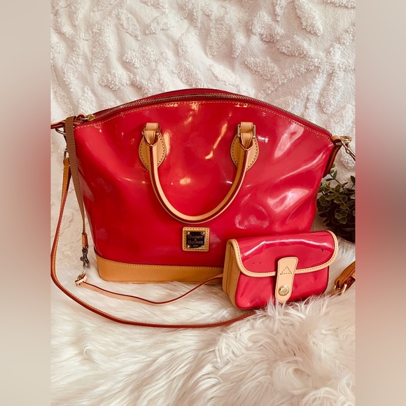 Dooney Bourke bourke patent leather pink dual strap with matching clutch - Picture 1 of 15